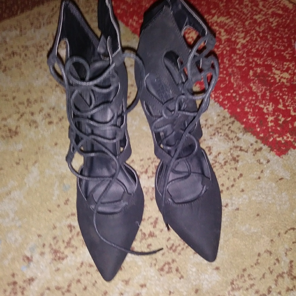 Charlotte rouse closed toe heels